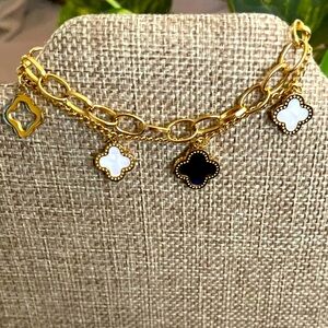 Beautiful Stainless Steel 18 Gold Plated Lightweight Clover Bracelet, NWOT!